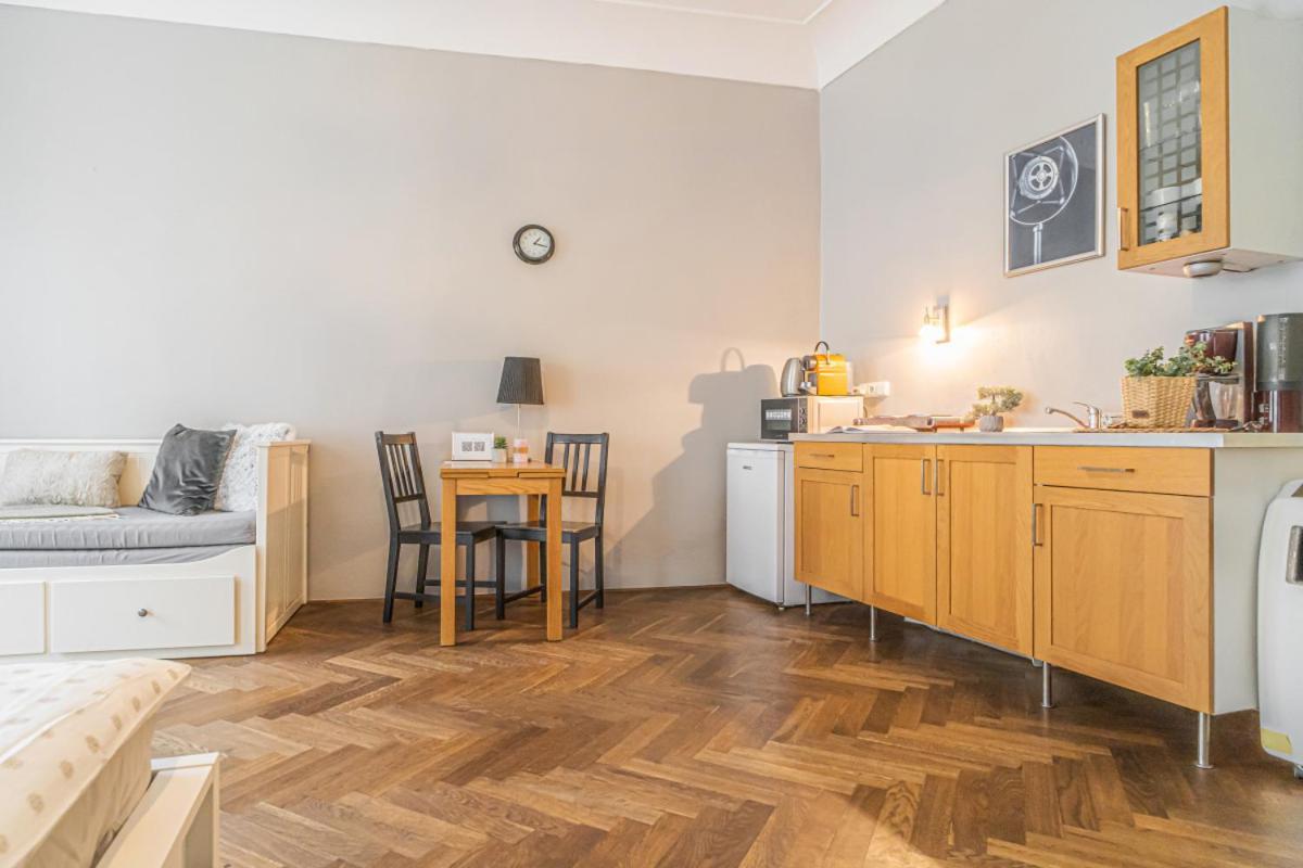 Bright Studio Close To Charles Bridge And Prague Castle Apartment Exterior photo